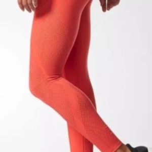 Adidas Wanderflow warp knit tights size L